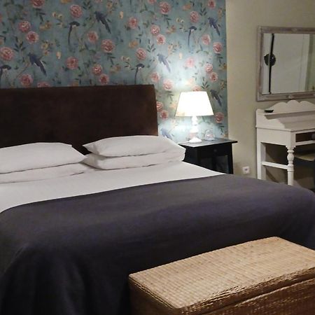 Le Voltaire Bed & Breakfast Airvault Dış mekan fotoğraf