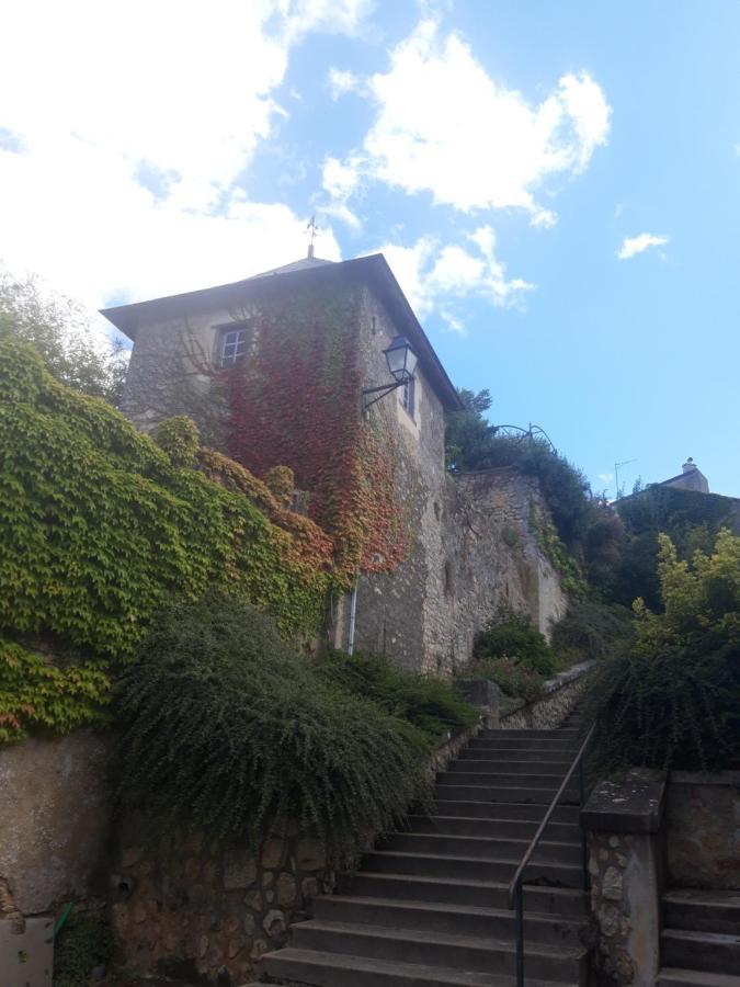 Le Voltaire Bed & Breakfast Airvault Dış mekan fotoğraf